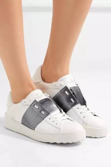 一双舒适又百搭的运动鞋，让你带娃时髦两不误