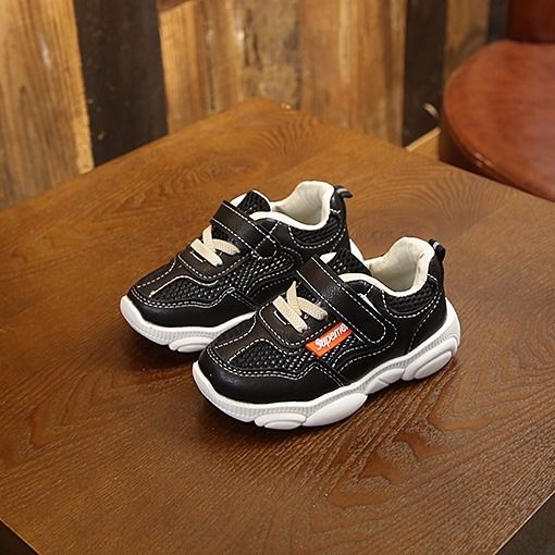 小熊加绒棉童潮鞋 秋冬保暖与潮流兼具的儿童运动鞋选择